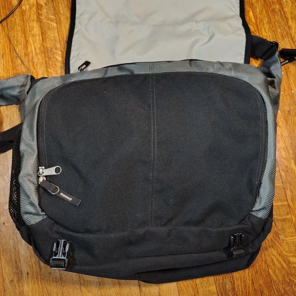 Jansport Blk Gray Messenger Bag Laptop Bag Y2K